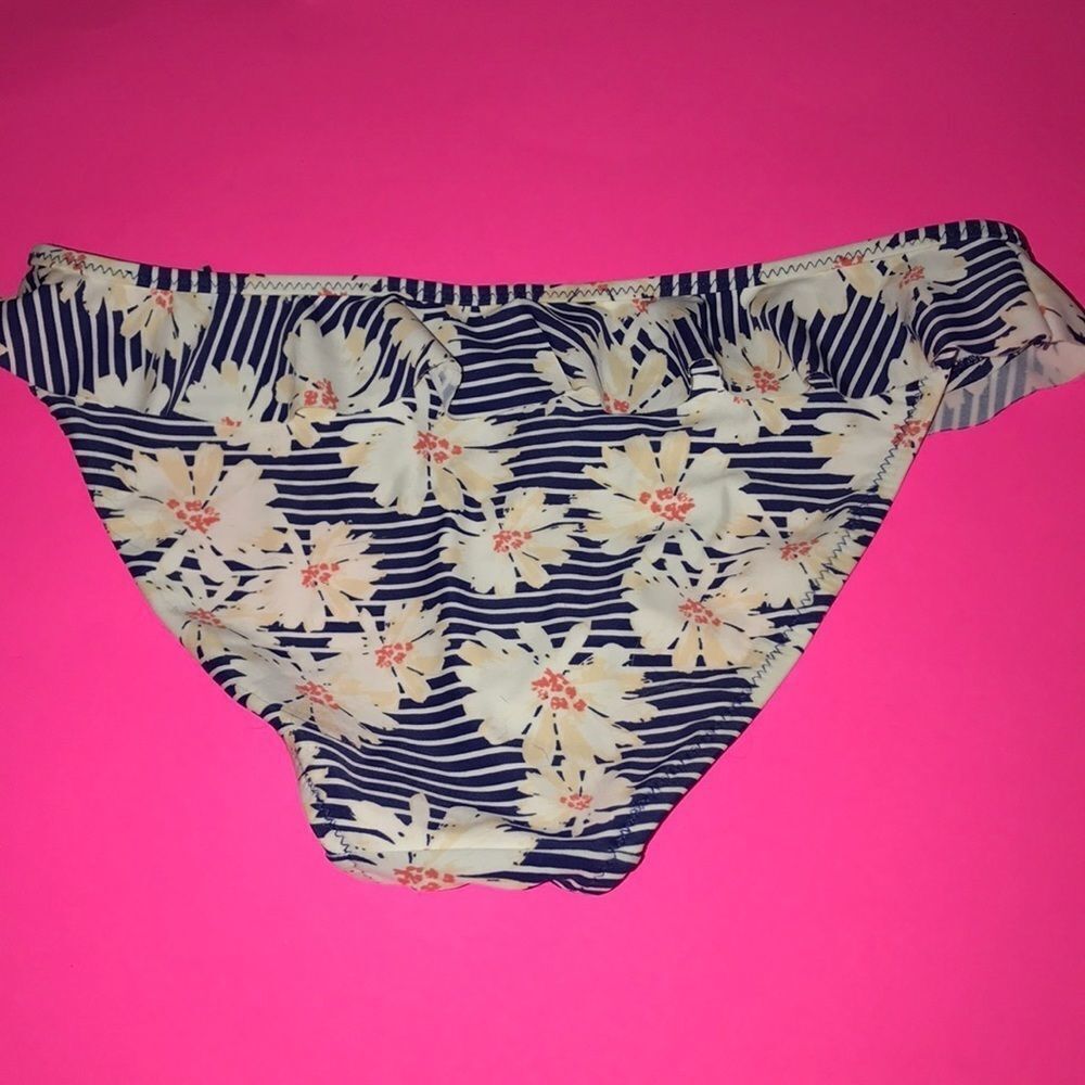 ASOS Bikini Bottom - Picture 4 of 7